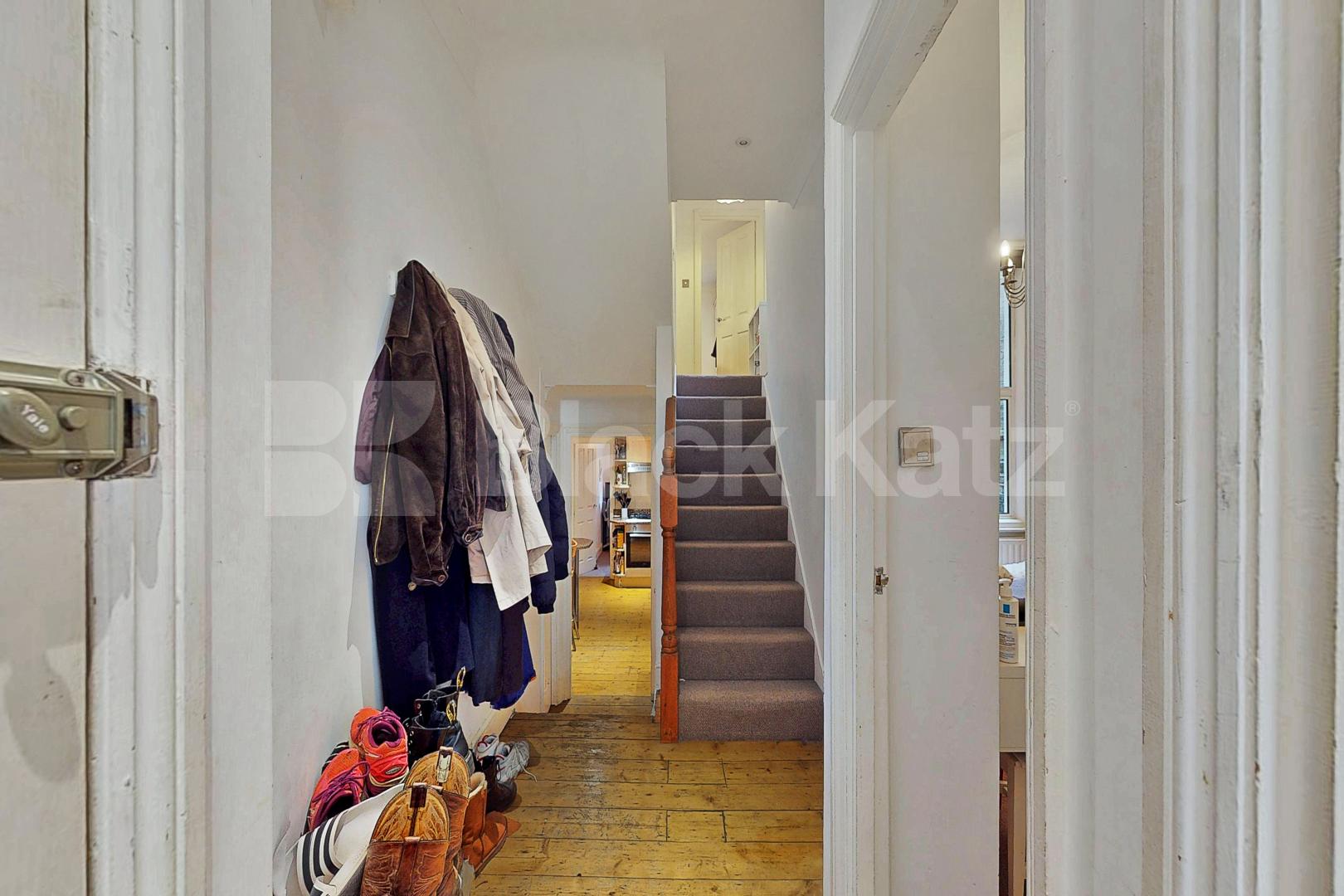 Spacious garden flat on bordering Clapham and Brixton. Ashmere Grove, Clapham / Brixton